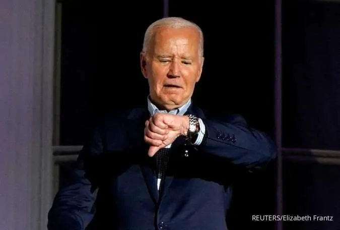 Joe Biden Tells Democrats: I'm Staying in the Race!