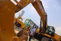 Pebisnis Alat Berat Waspadai Kebijakan Pajak