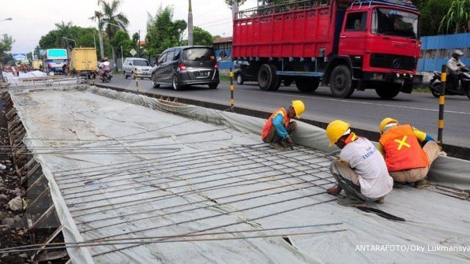 Jalan rusak dan jalur Transjakarta bakal dibeton