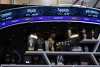 Akibat Lonjakan Harga, BEI Suspensi Saham MLPL, FOLK, ASLI, dan KOKA