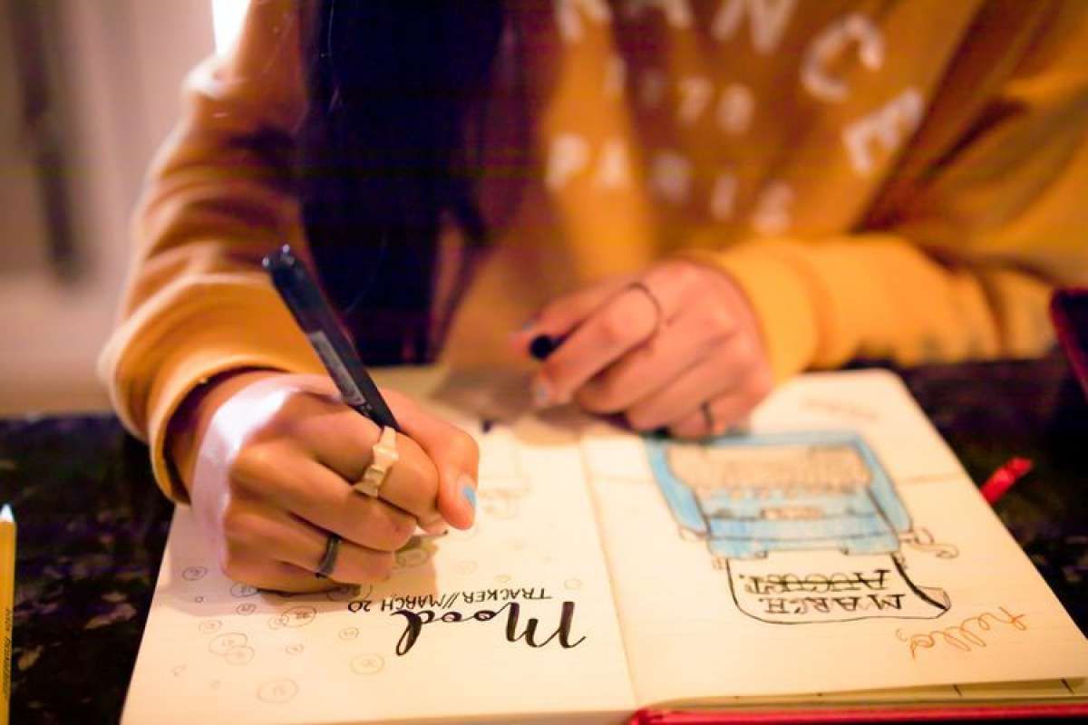 Simak Peluang Bisnis Pernak-Pernik untuk Pehobi Journaling