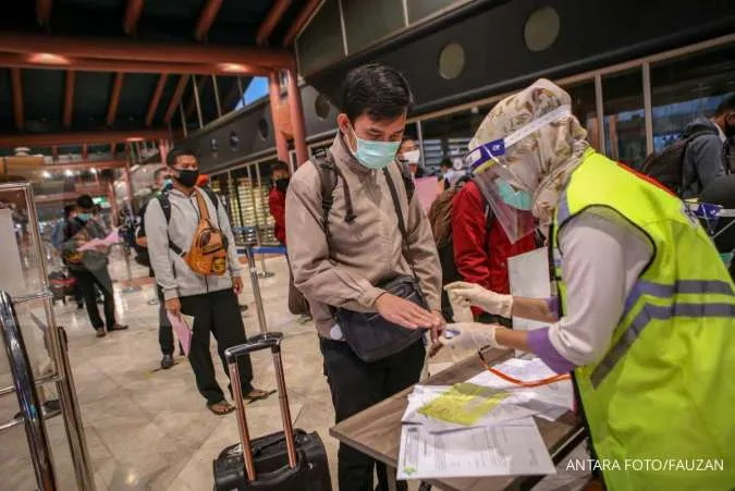 Indonesia resumes domestic air travel, coronavirus cases jump
