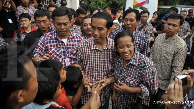 Jokowi: Pakai seragam? Seperti anak TK saja...
