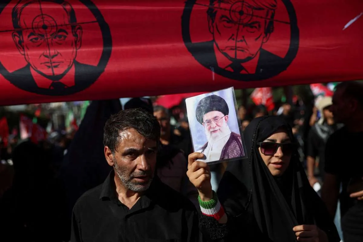 Khamenei Dimakamkan di Mashhad, Pemimpin Tertinggi Baru Iran Belum Tampil ke Publik