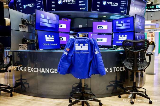 GLOBAL MARKETS-Stocks Rise on AI-Led Earnings, France's 10-Year Bond Yield Hits 5%