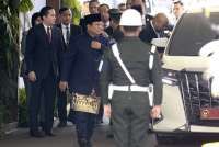 Pelantikan Presiden: Prabowo Menggunakan Pakaian Adat Betawi