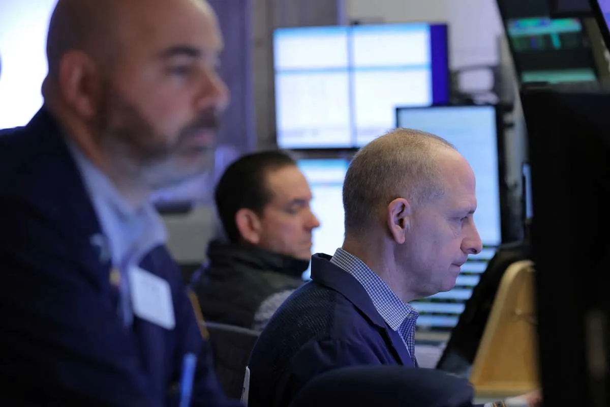 Wall Street Jatuh, Terseret Imbal Hasil US Treasury yang Melesat di Atas 3%