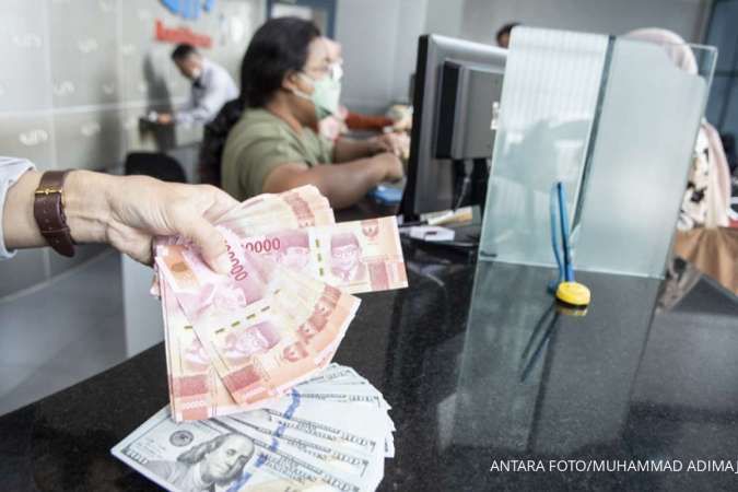 Terlemah di Asia, Rupiah Ditutup Melemah ke Rp 14.714 Per Dolar AS Hari Ini (2/5)