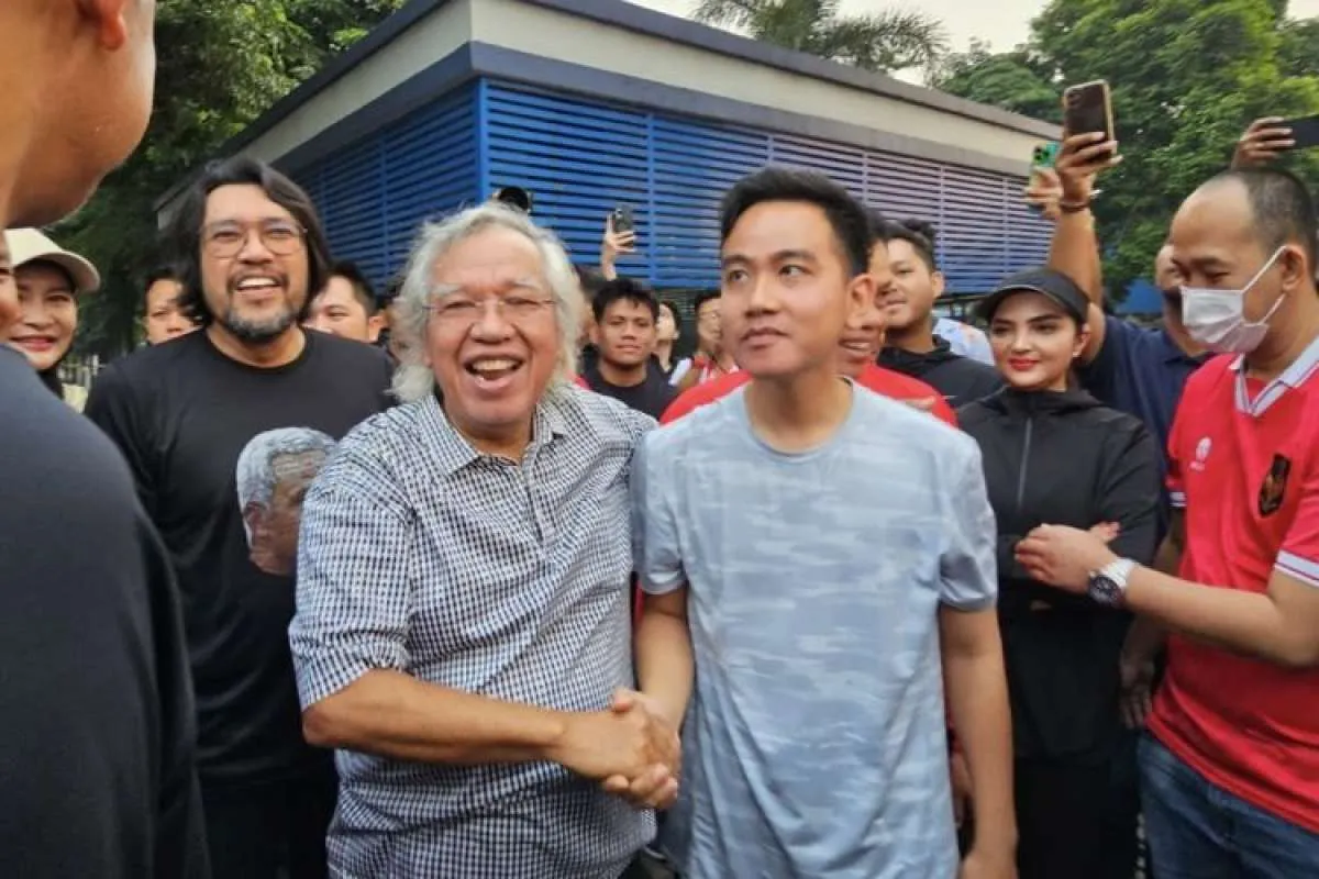 Pernah Sebut Anak Ingusan, Panda Nababan Kini Sebut Gibran Cucu Kesayangan