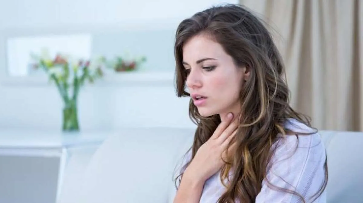 4 Pengobatan Rumahan untuk Mengobati Tenggorokan Kering dan Gatal 