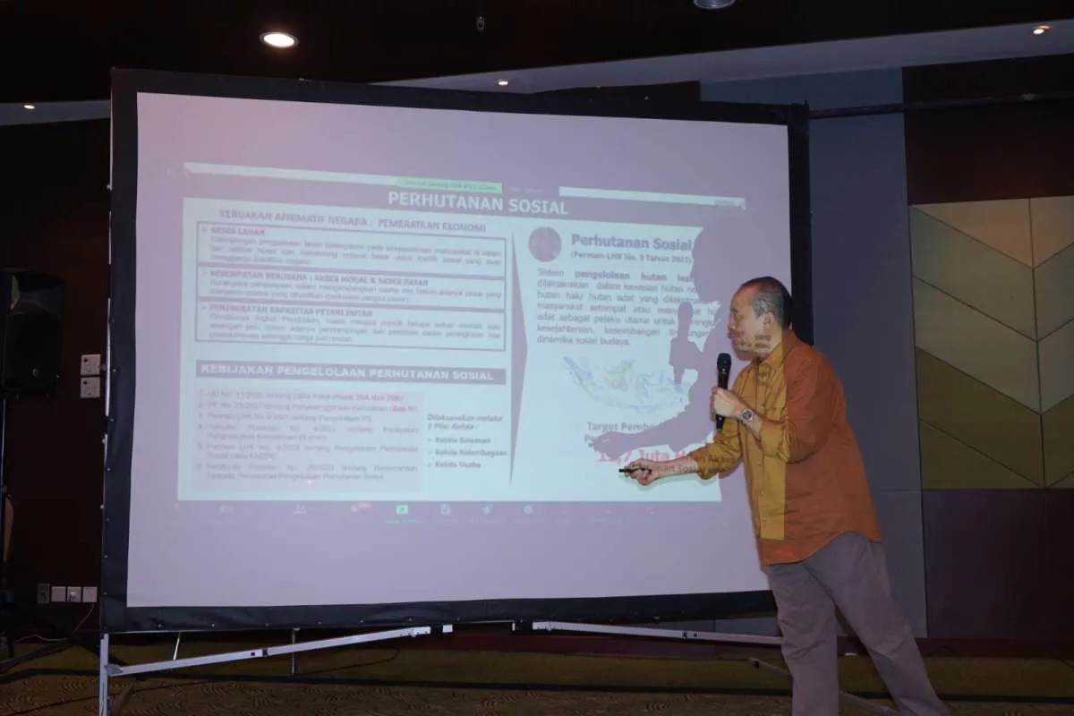  Sekjen KLHK Bambang H: Masyarakat Aktor Penting Pengelolaan Hutan yang Produktif