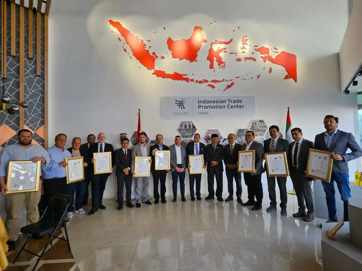 Kemendag Berikan Apresiasi 11 Importir Produk Indonesia di PEA