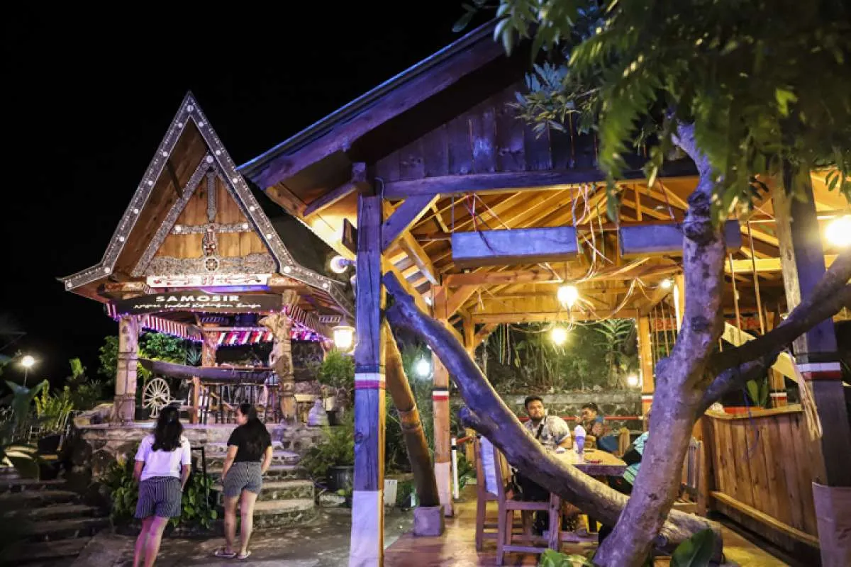 Menikmati kuliner Toba yang khas lagi unik