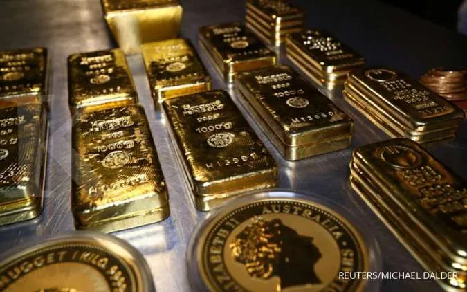 Gold scales new six-year peak as U.S. yields slip