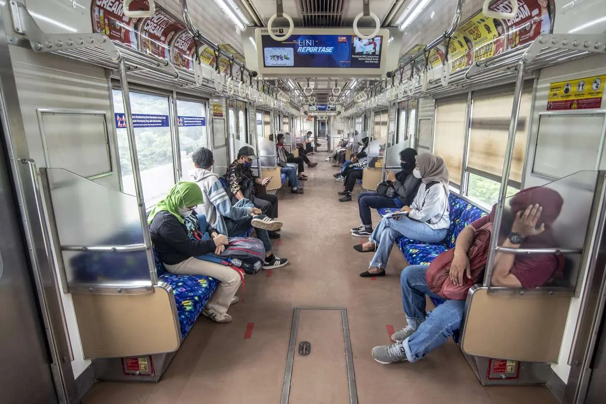 Kata Menhub Budi Karya Sumadi Terkait Subsidi KRL Berbasis NIK