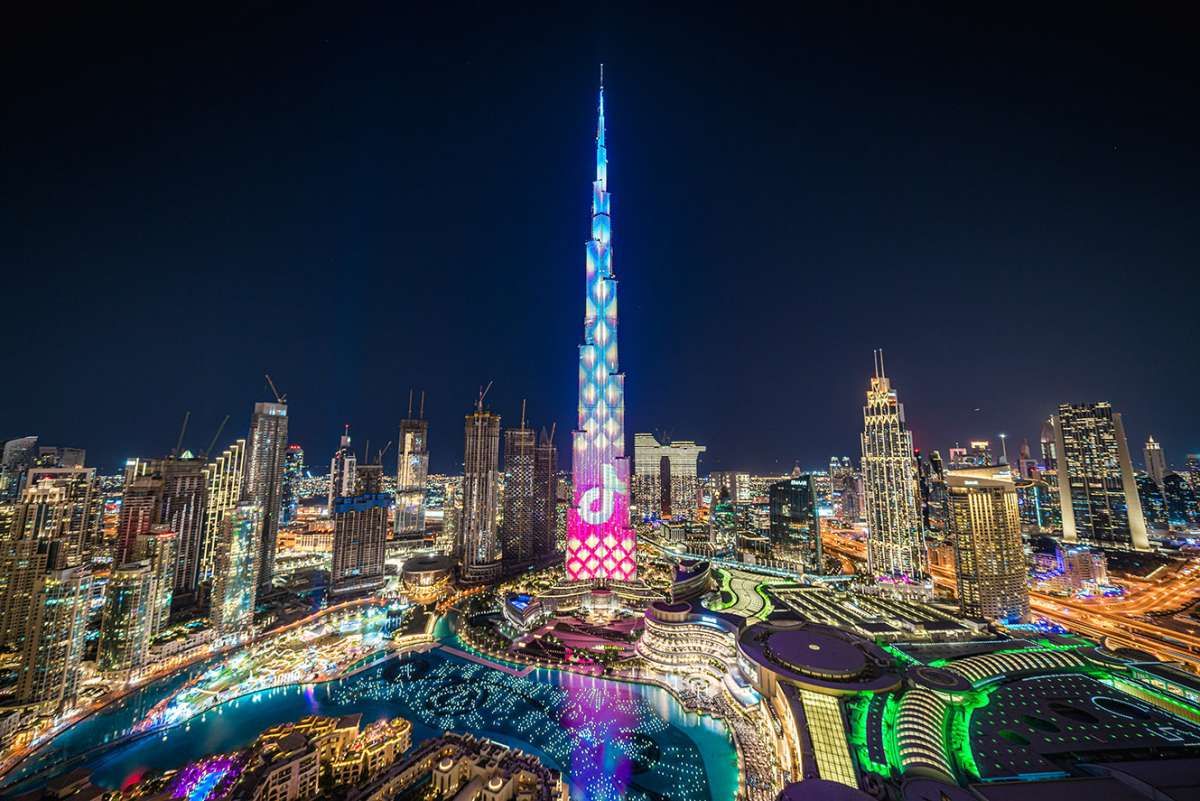 Salah Satu Emirat UAE, Sharjah Akan Menawarkan Sukuk Dollar AS Bertenor 10 Tahun
