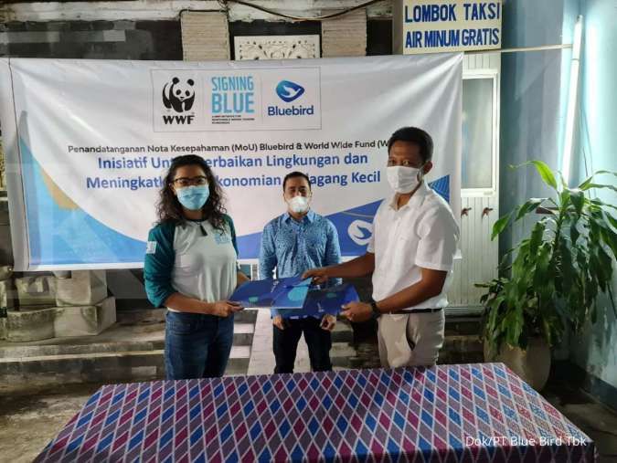 Kerja Sama Blue Bird Bali-Lombok dengan Yayasan WWF Indonesia untuk Program Signing Blue
