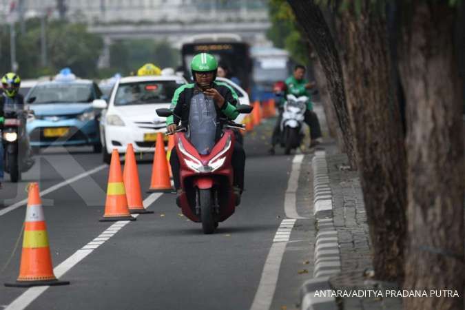 Hindari tilang, pengendara motor dan mobil inilah jalur sepeda di Jakarta