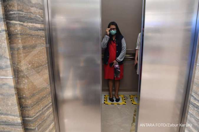 60 detik naik lift, wanita di China tularkan Covid-19 ke 71 orang
