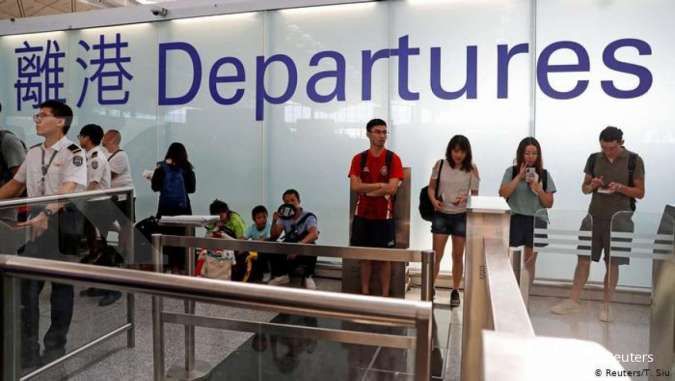 Masa Depan Suram, Warga Hong Kong Pertimbangkan Emigrasi 