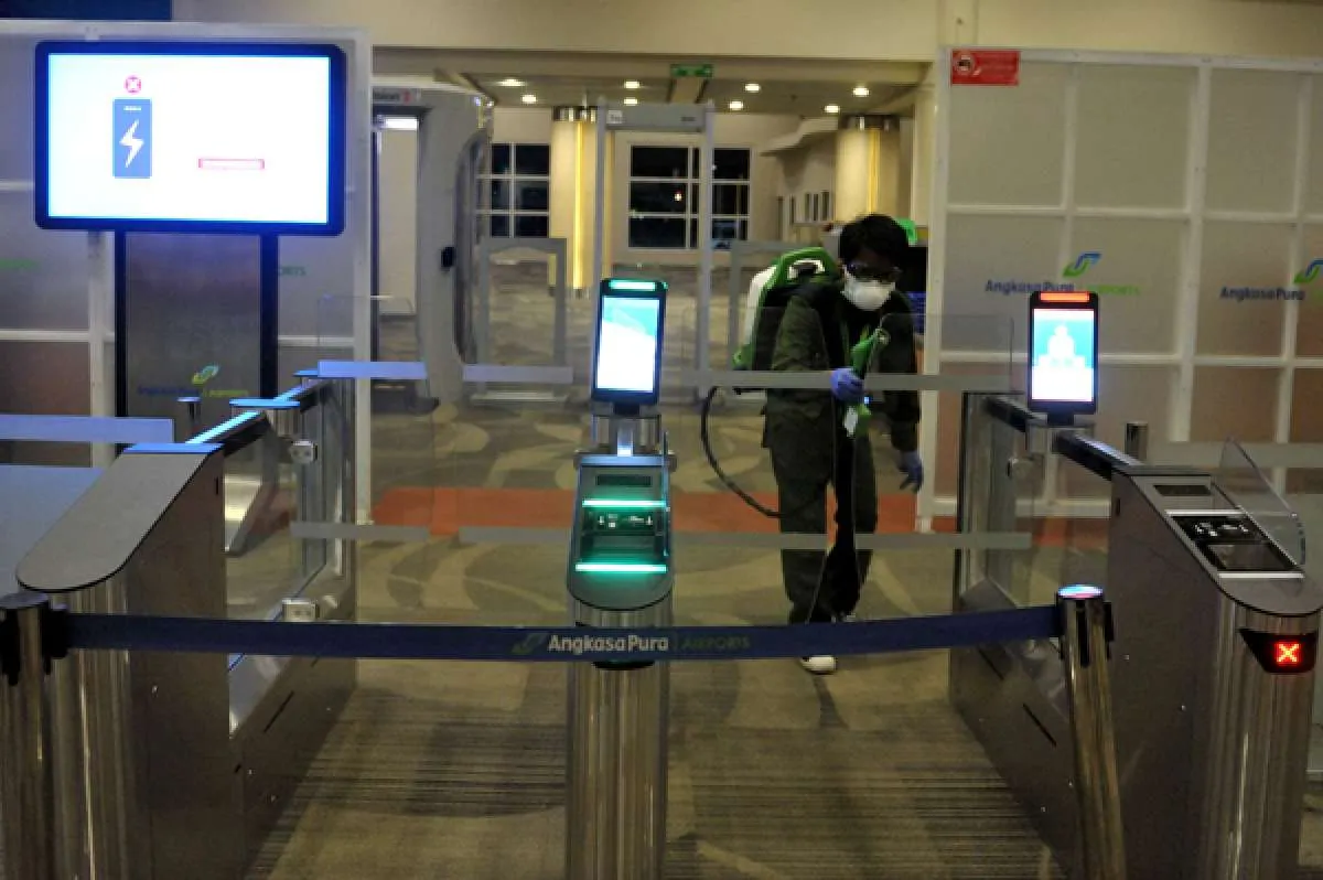 Berapa lama virus corona bisa hidup di permukaan benda?