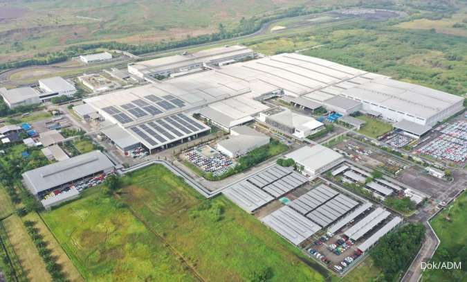 Astra Daihatsu Motor (ADM) Pasang Panel Surya di Pabrik Perakitan Karawang