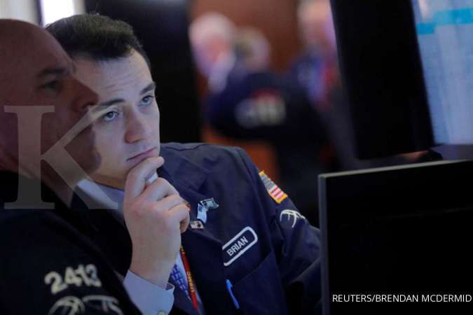 Wall Street tergelincir dari rekor tertinggi akibat aksi ambil untung 
