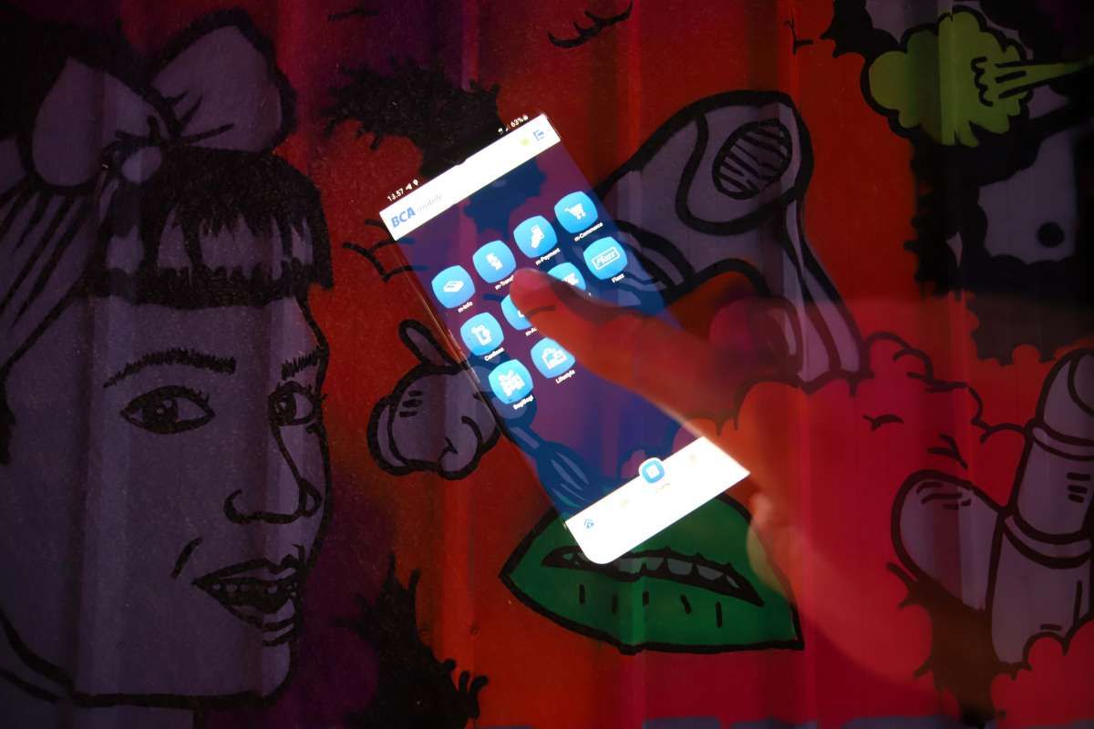 Balapan Mobile Banking, BCA Mobile Versus Livin' Mandiri, Siapa Lebih Unggul?