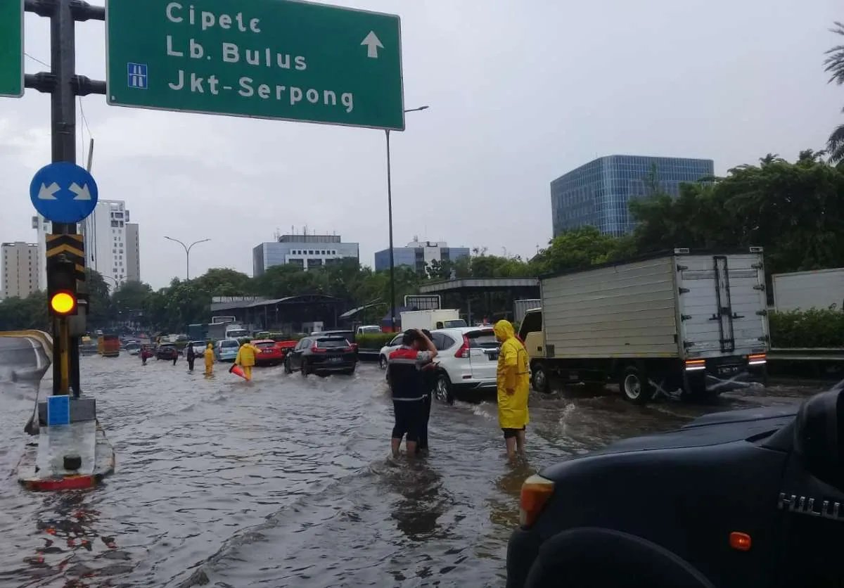 Pengusaha Hitung Kerugian Akibat Banjir di Jakarta
