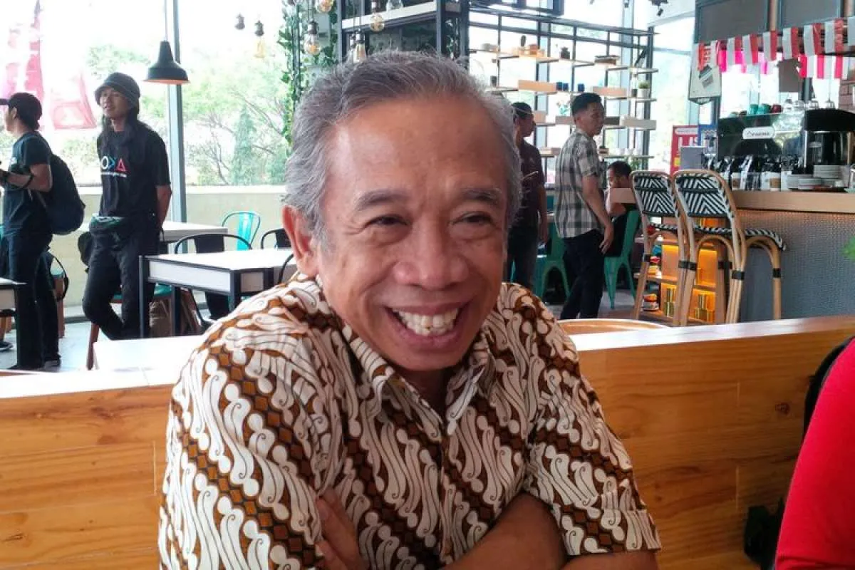 Pelawak Legendaris Abah Qomar Tertarik Masuk ke Dunia Politik