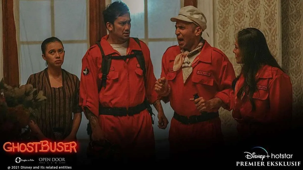 2 Film Indonesia terbaru di Disney+, tonton aksi lucu Tora Sudiro mengusir hantu