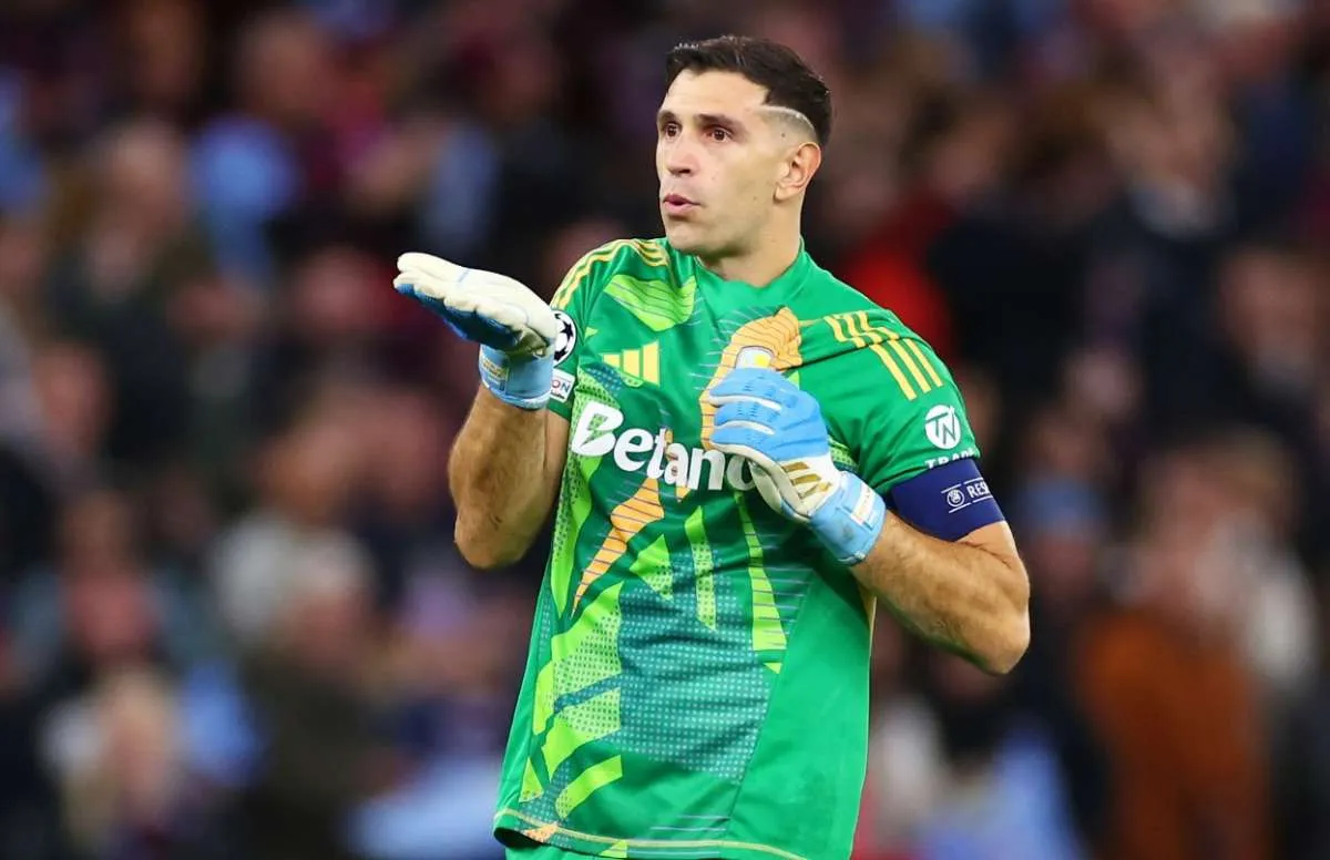 Ternyata Ini Alasan MU Batal Boyong Emiliano Martinez ke Old Trafford