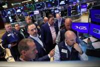 Wall Street Dibuka Turun Kamis (27/6), Terseret Saham Micron dan Jelang Data Inflasi