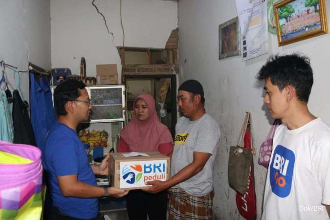 BRI Salurkan Bantuan Bagi Korban Bencana Gempa Sumedang