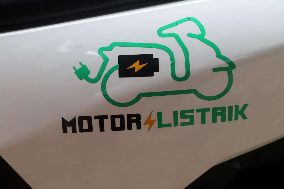 Menggeber Produksi Motor Listrik