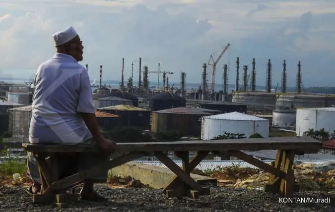 Indonesia Plans Quick-to-Build Oil Refineries for US Crude, Doubts Persist