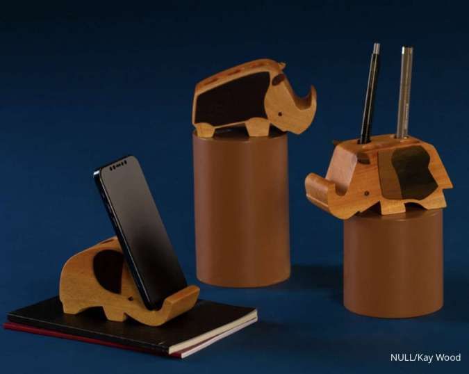 Rizki Pebriani, Ibu Rumah Tangga yang Sukses Mendulang Cuan dari Limbah Kayu