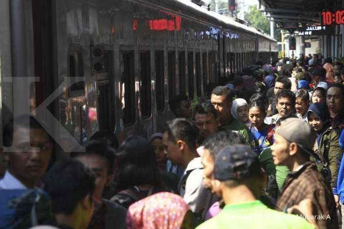 Hari Natal, Stasiun Pasar Senen berangkatkan 22.120 penumpang