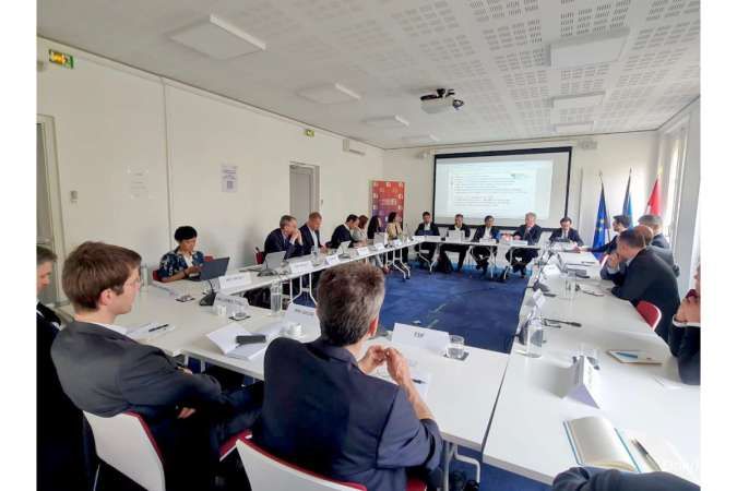 Kontan - PLN Kilas Industri Online