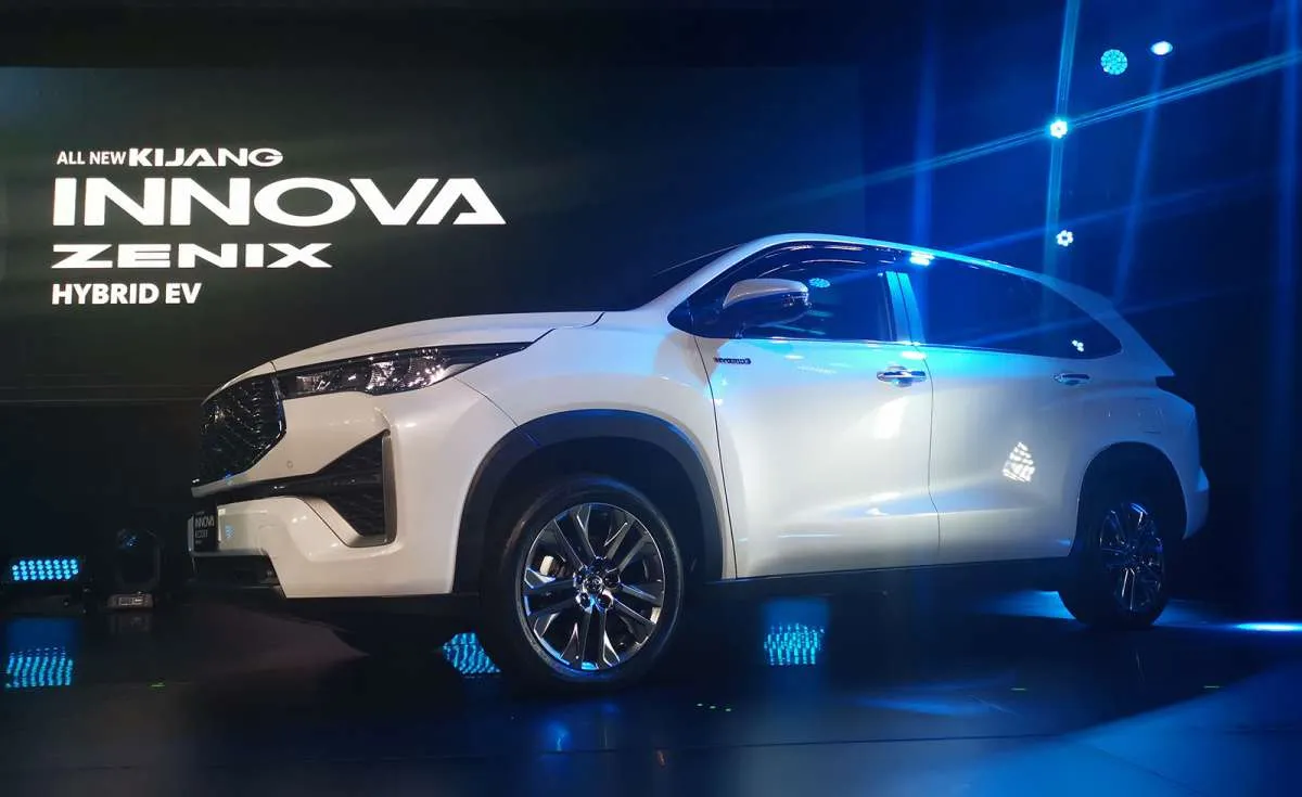 Toyota Kijang Innova Generasi ke-7 Zenix Resmi Meluncur