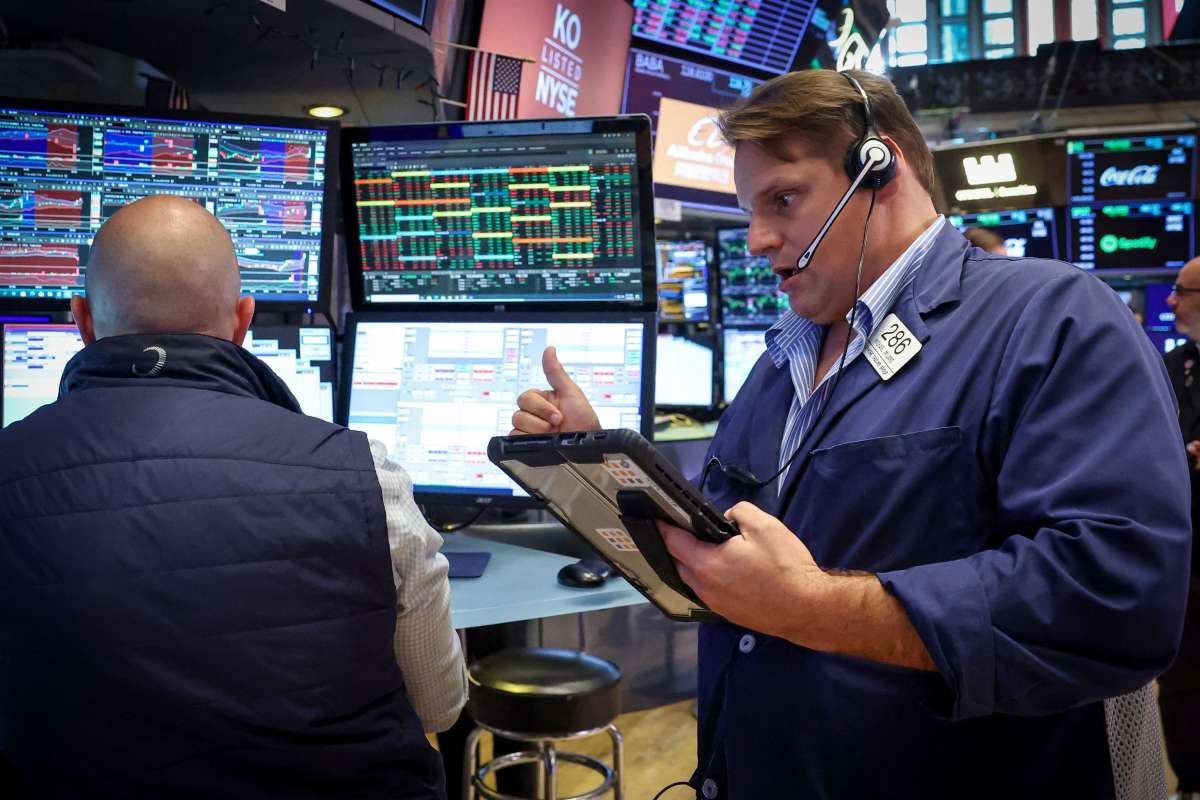 Wall Street Ditutup Melemah, Harapan Kesepakatan soal Selat Hormuz Memudar