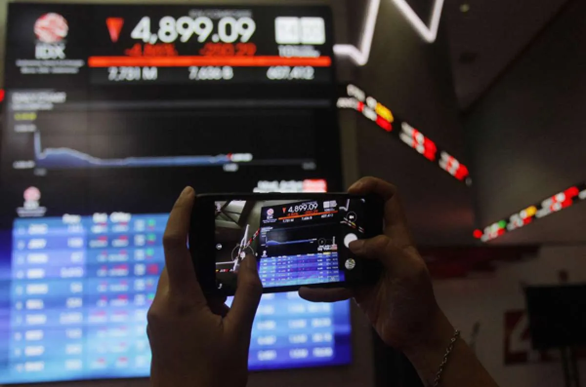 Saham LQ45: IHSG melorot, saham ERAA, SCMA, UNTR naik 4 hari 
