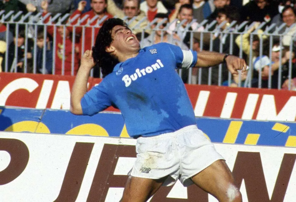 Napoli akan mengganti nama stadionnya untuk menghormati mendiang Maradona