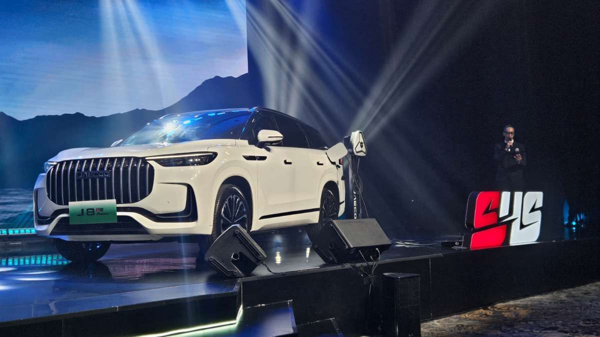 SUV Premium Jaecoo J8 SHS Ardis Dibanderol Rp 850 Juta
