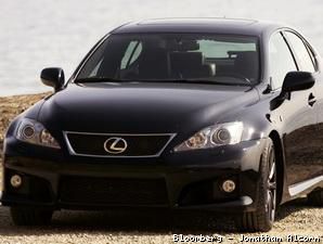 Penjualan Mobil Mewah Lexus Memperparah Kondisi Keuangan Toyota