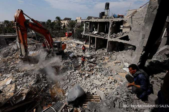 Israeli Air Strikes Hammer Gaza Anew After Hamas Releases Two US Hostages