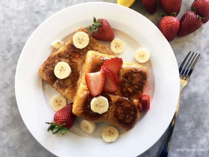 2 Resep Praktis French Toast Isi Selai Cokelat, Pisang, dan Stroberi