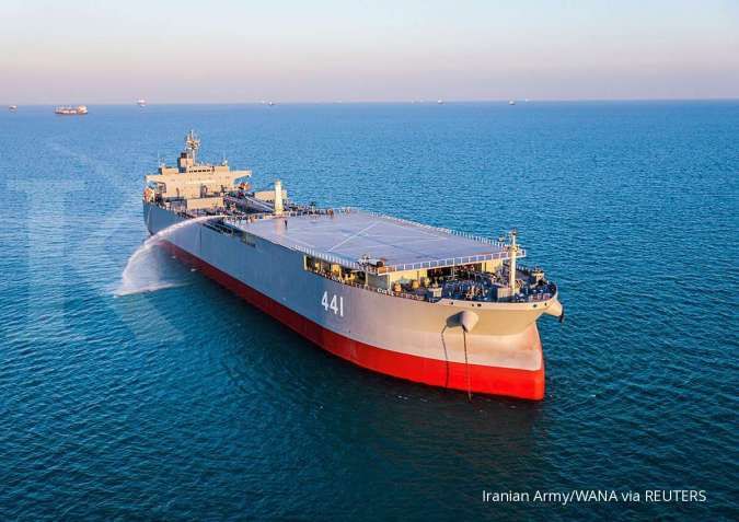 Konflik AS–Iran Memuncak: Kapal Iran Tenggelam, Harga Minyak Melejit