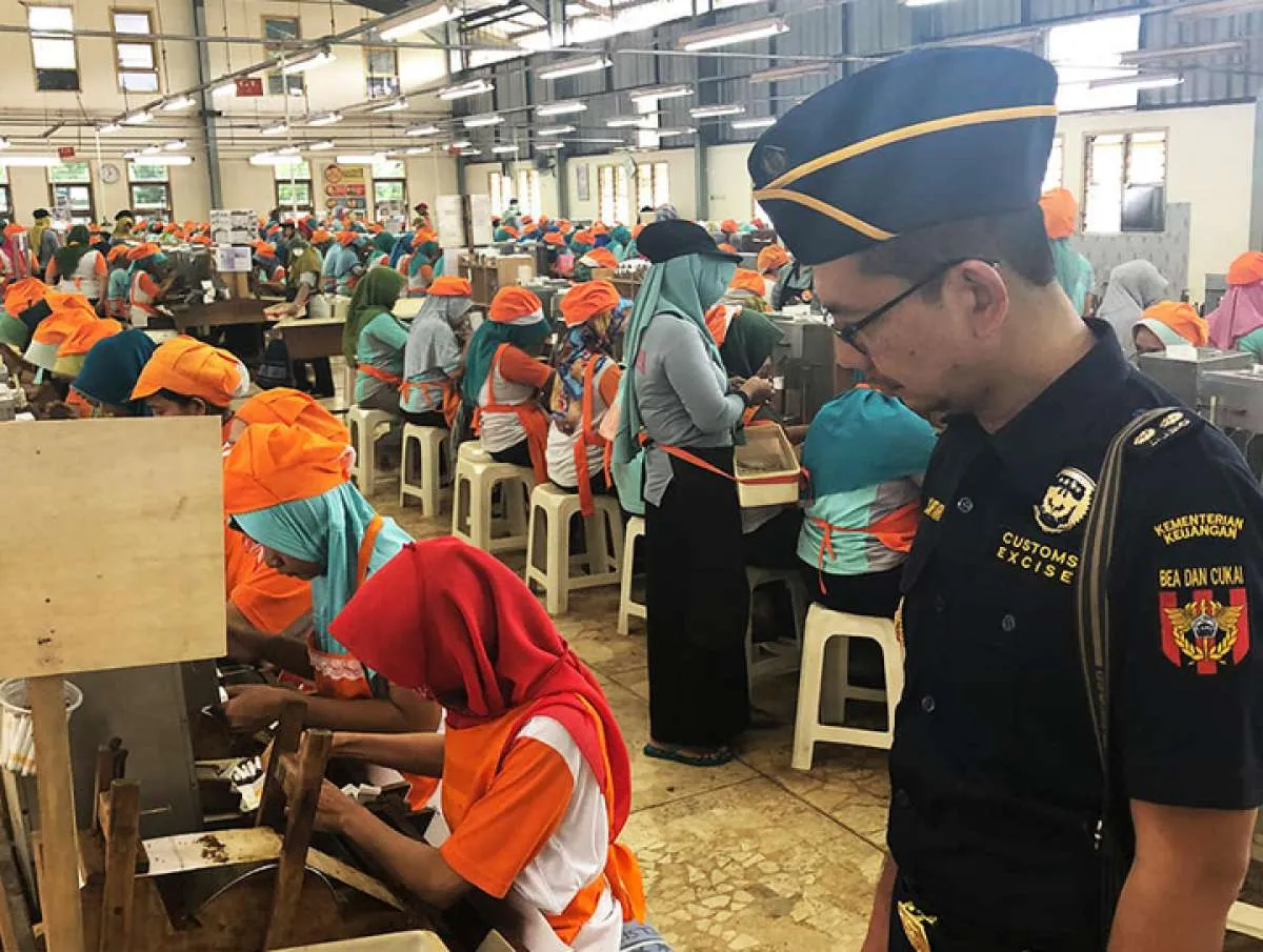 Pengumuman kenaikan tarif cukai rokok ditunda, mengapa?