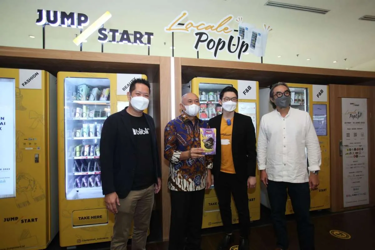 Blibli dan JumpStart Hadirkan Pengalaman Belanja Omnichannel:  Smart Vending Machine 